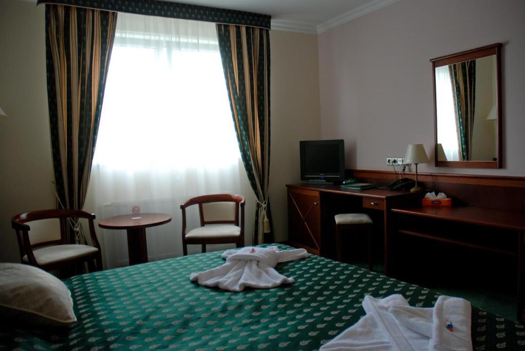 Komorni Hurka Hotel Cheb Quarto foto